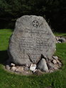 Pamětní kámen obětem 1. světové války na východním břehu Nord-Ostsee-Kanal v obci Schülp.